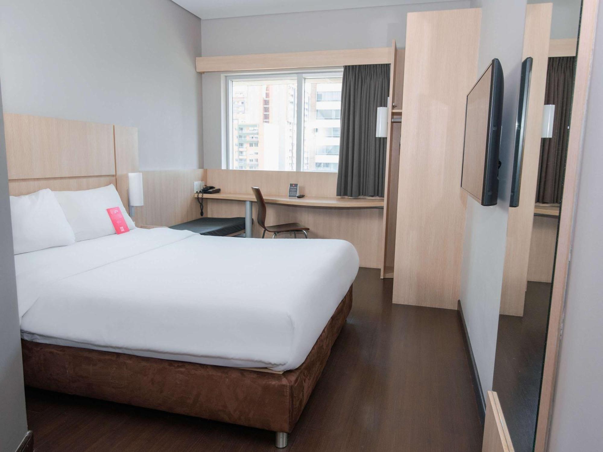 Ibis Medellin Hotel Екстериор снимка